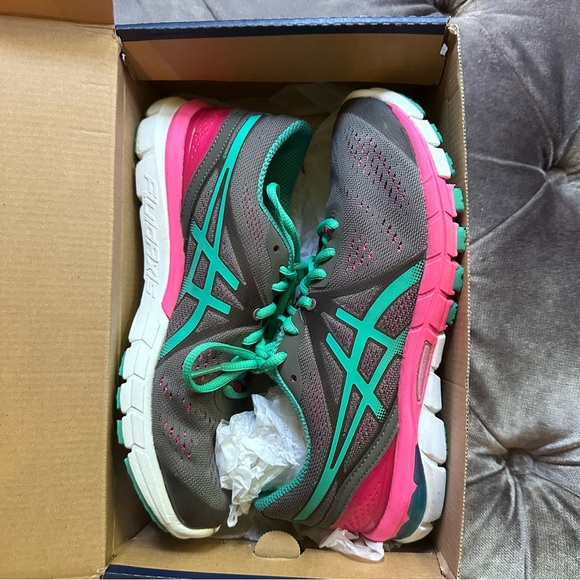 Asics Shoes - ASICS GEL -  size 7